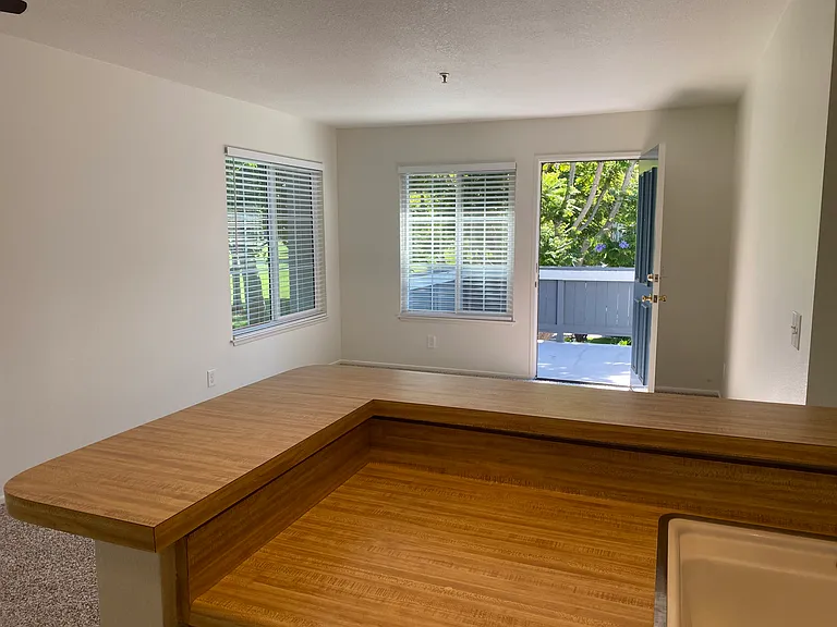 18252 Parkview Ln #205 — Photo 9