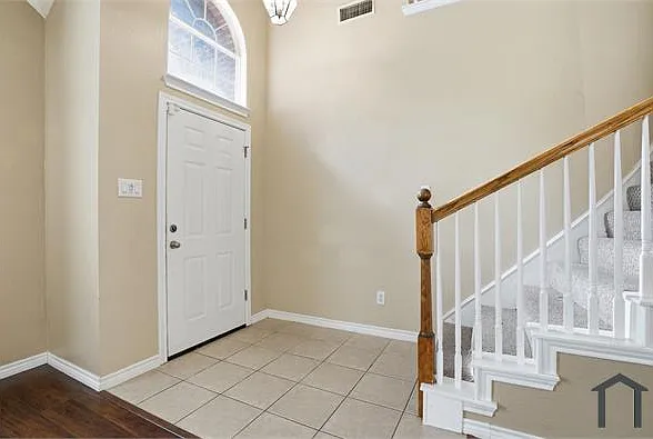 4 bed, 2367 sqft, $2,300 — Photo 4