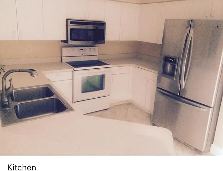 1722 Roosevelt Ave — Photo 32