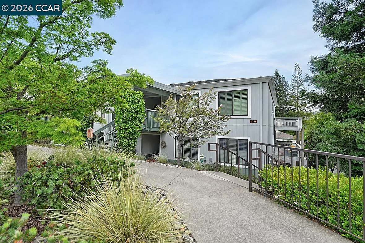 1301 Leisure Ln photo 1