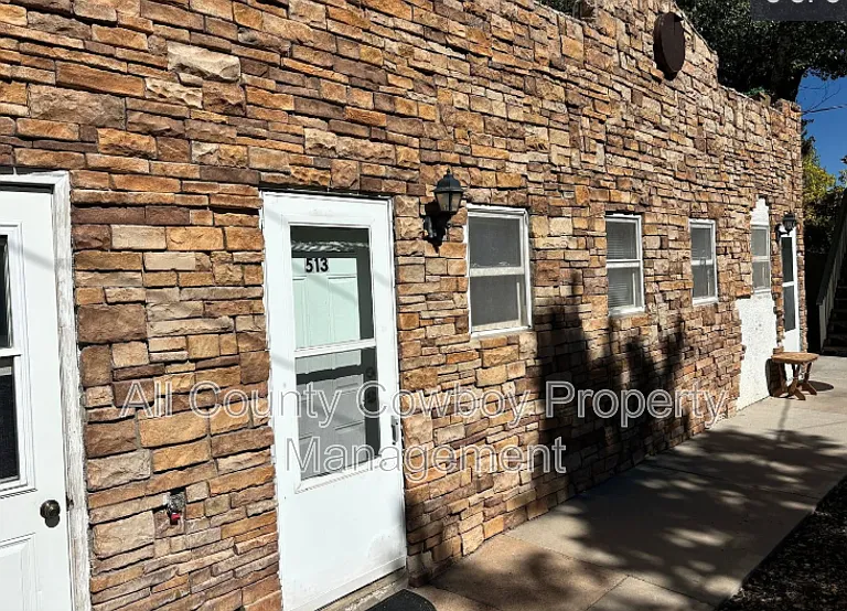 513 E Custer St — Photo 7
