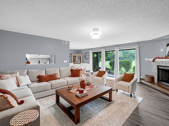 4th image of 8254 Chestnut Dr #41B