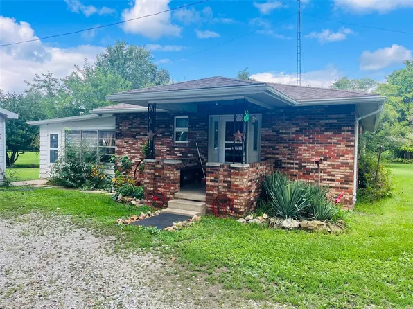 1403 Us Highway 40, Brownstown, IL 62418