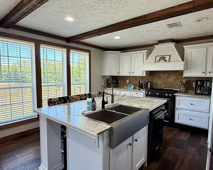 4376 Lee Road 391 — Photo 8