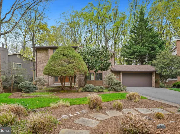 8601 Carlynn Dr, Bethesda, MD 20817
