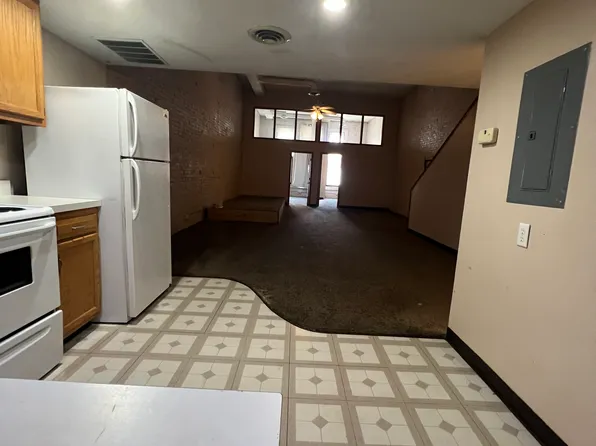 5 S 5th St #202, Terre Haute, IN 47807