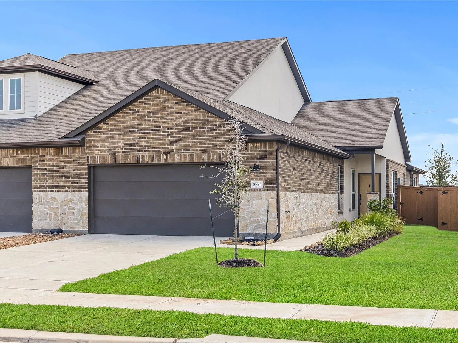 4 bed, 2.5 bath, 2162 sqft, $2,675 — Photo 2
