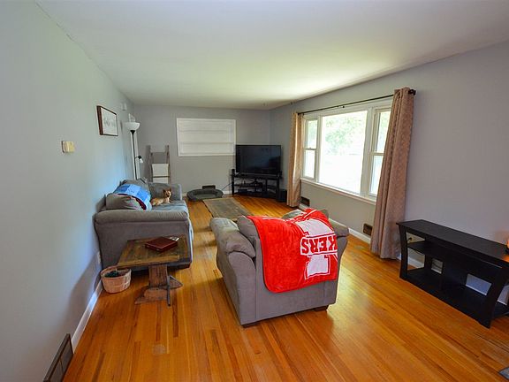 4th image of 524 W Spruce St