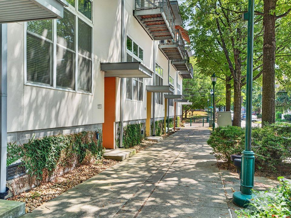 1st image of 133 W 17th St