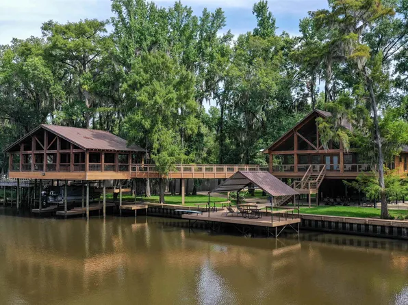 4921 Cypress Village Rd, Karnack, TX 75661