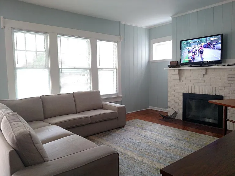 7 Caton Dr — Photo 3