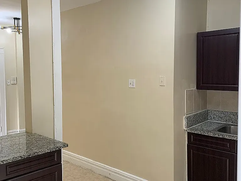 95 Hillcrest Ter #5 — Photo 6