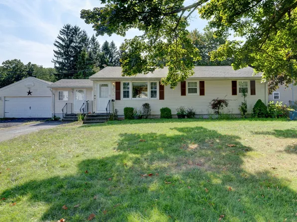 320 Hickory Circle, Middletown, CT 06457