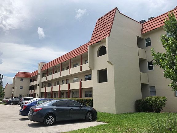 5th image of 7991 N Sunrise Lakes Dr #101