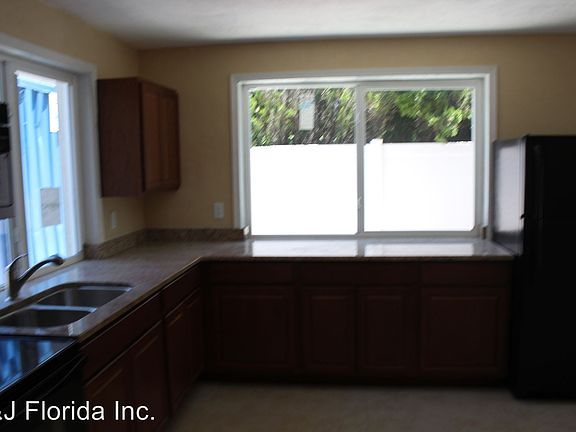 5th image of 717 N Grandview Ave APT 1