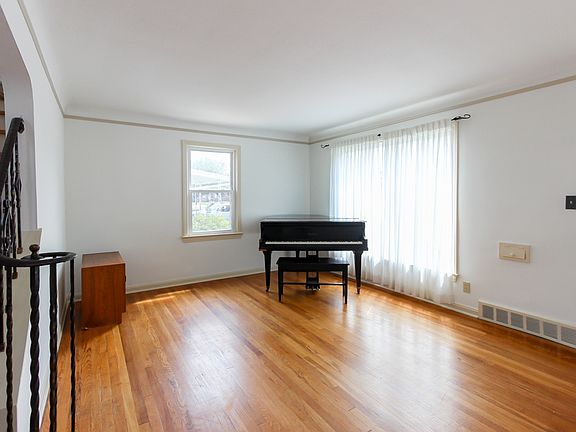4th image of 5079 W 7th St