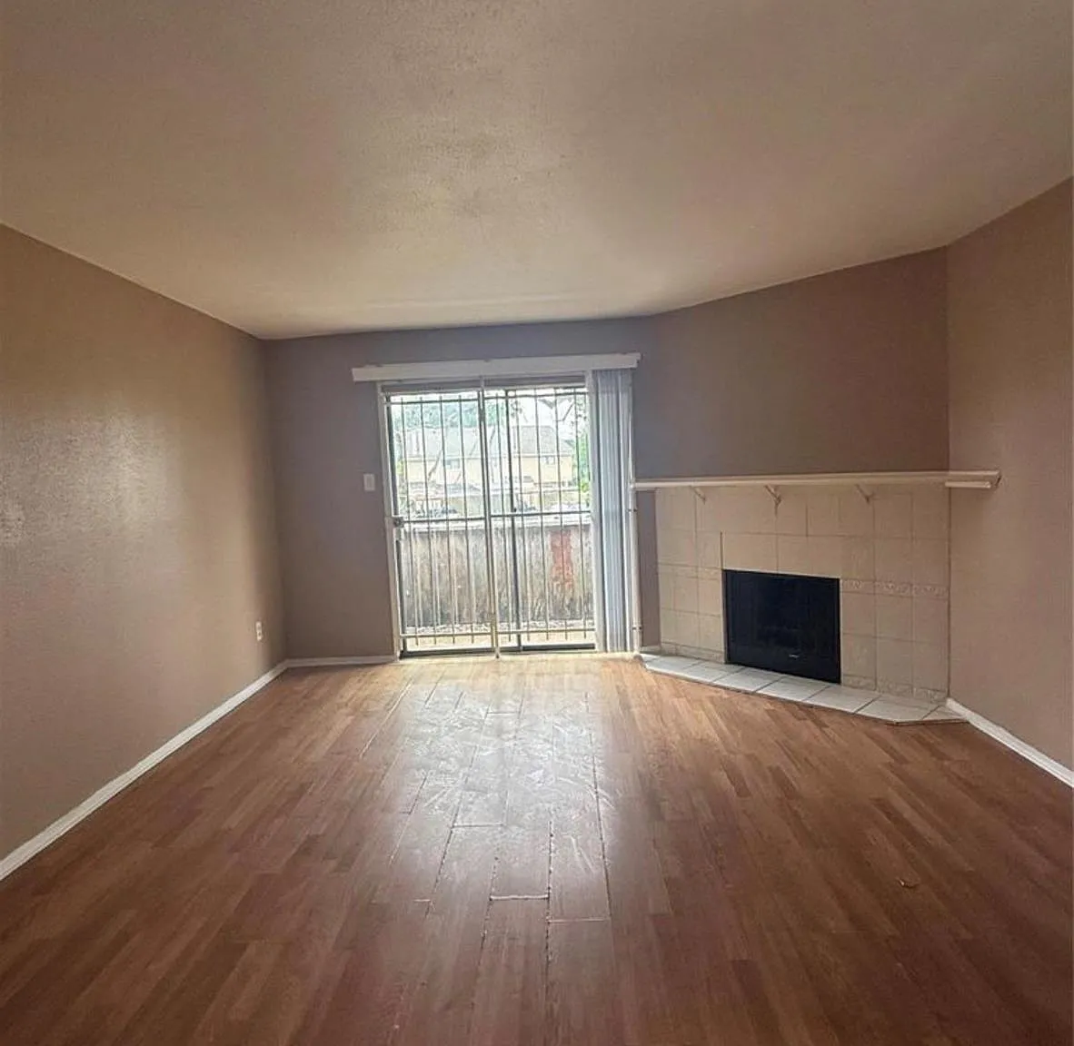 8323 Wilcrest Dr — Photo 3