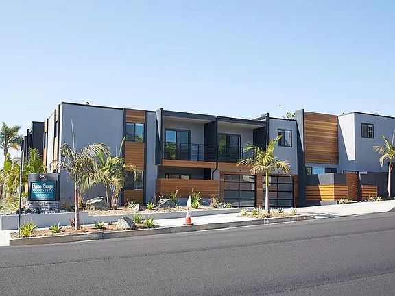 2nd image of 500 N Clementine St APT 8