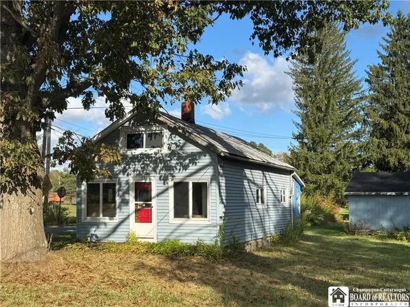 55 Sinclair Dr, Sinclairville, NY 14782