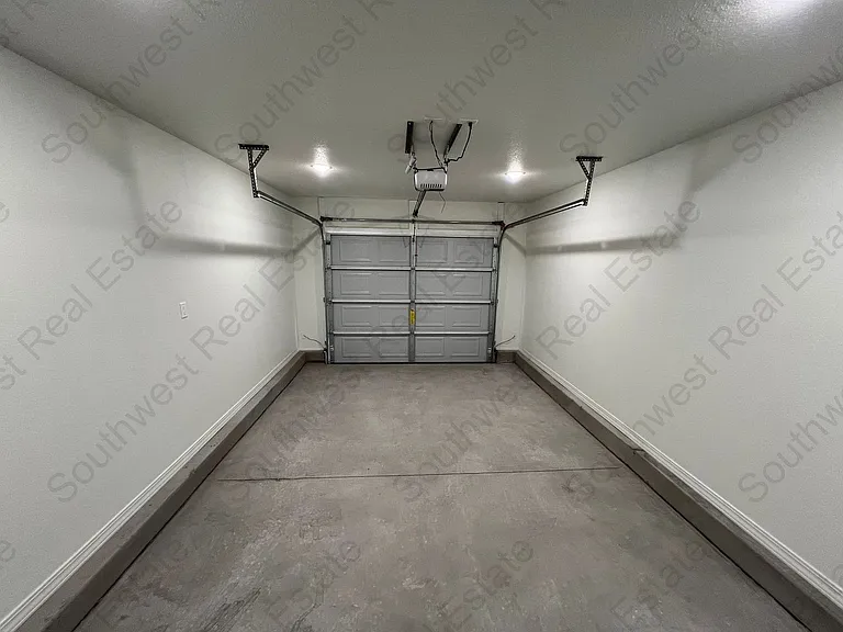 2121 Bobwhite Ct. — Photo 10