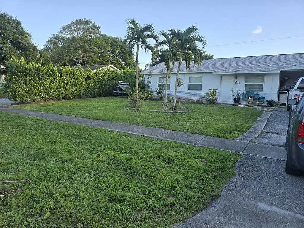 3 bed, 962 sqft, $2,995 — Photo 2