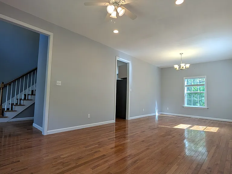 1130 Twin Hill Ln — Photo 6