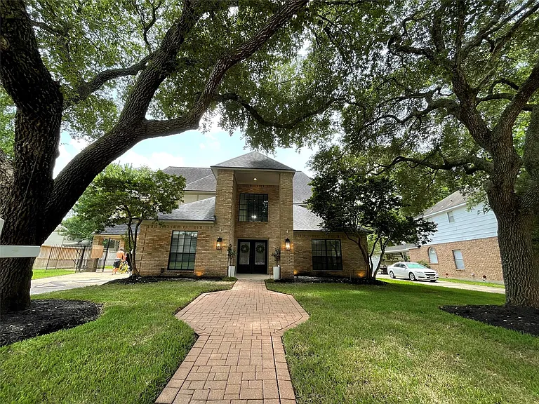 1715 Country Squire Dr — Photo 8