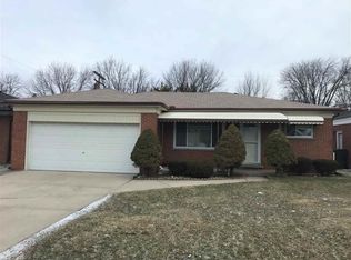 20931 Michael Ct, Saint Clair Shores, MI