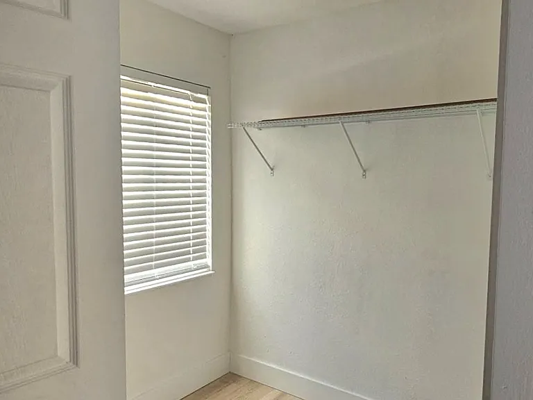801 NW 75th St — Photo 5