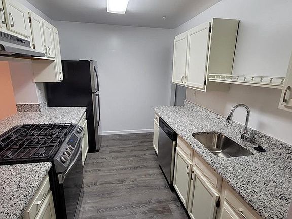5th image of 1402 Waters Edge Dr #170