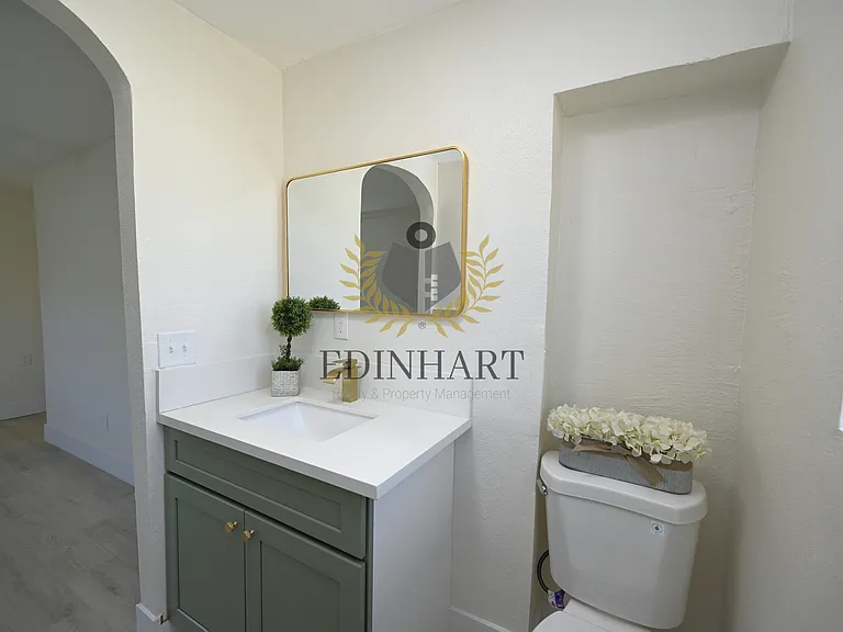 1584 N Carruth Ave #B — Photo 14
