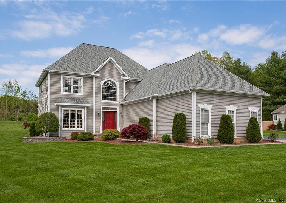 1st image of 77 Kettle Pond Dr