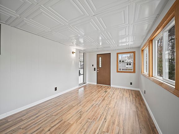 2nd image of 802 Nottingham Drive #79-802