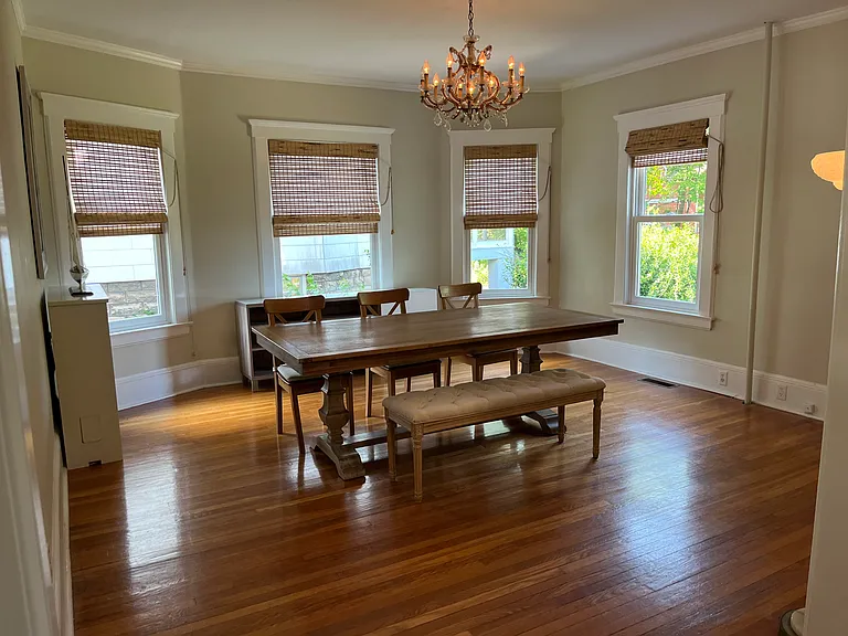 186 Godwin Ave — Photo 9