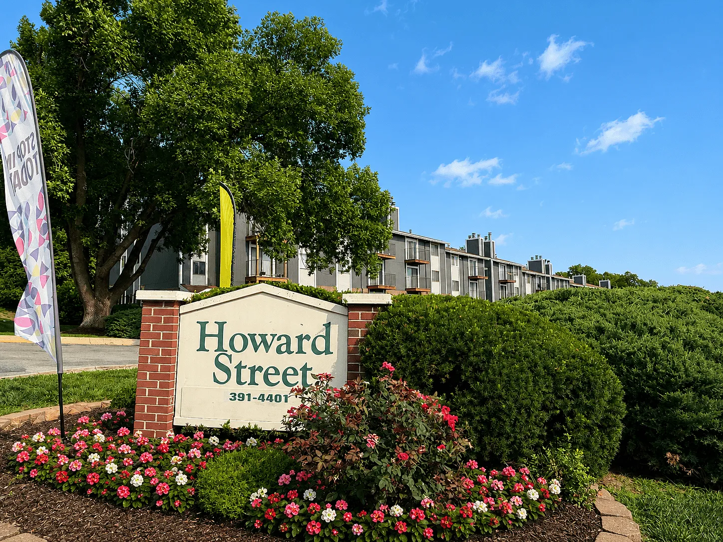 Howard Street Apartments — Photo 1