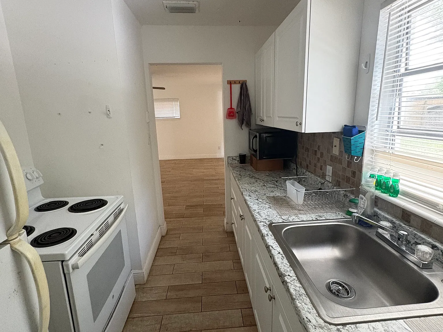 2 bed, 748 sqft, $1,700 — Photo 4