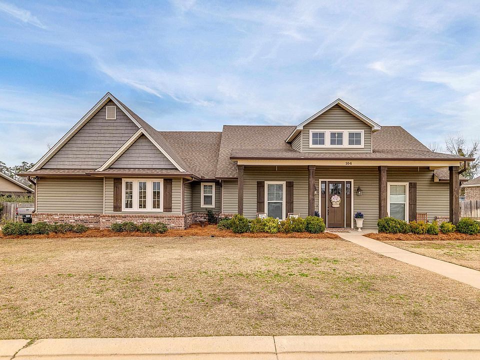 1st image of 104 Harvest Oaks Cir