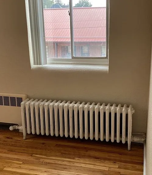 601 E Main St — Photo 8