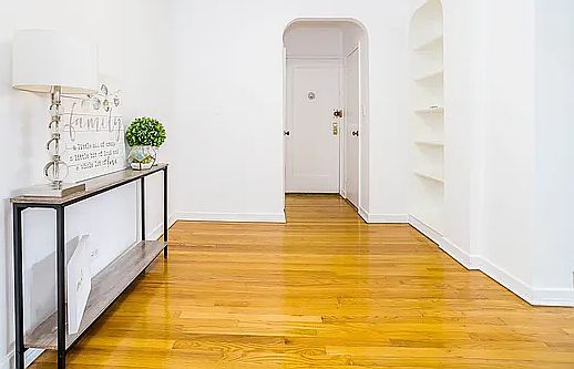 4th image of 67-71 Yellowstone Blvd #7