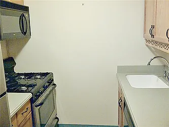 Rented by R New York