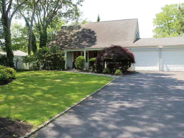 16 Barnwell Lane, Stony Brook, NY 11790