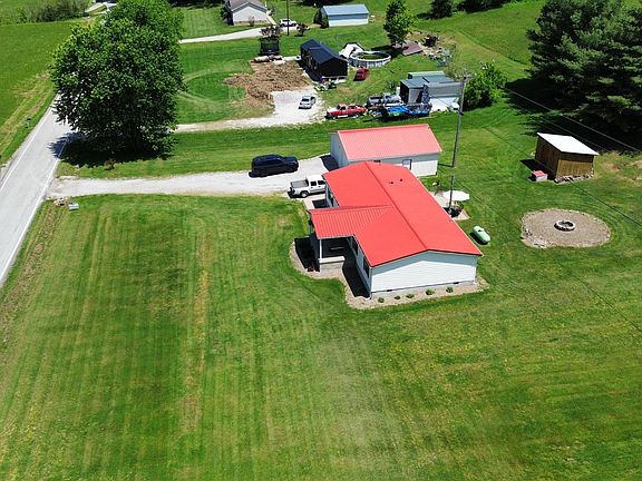 4th image of 3149 Salt Lick Rd