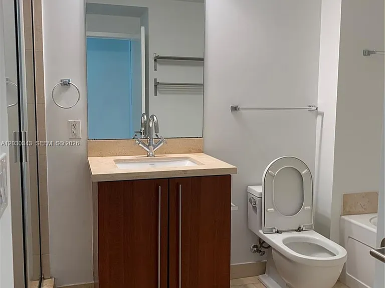 1111 SW 1st Ave #1815 — Photo 9