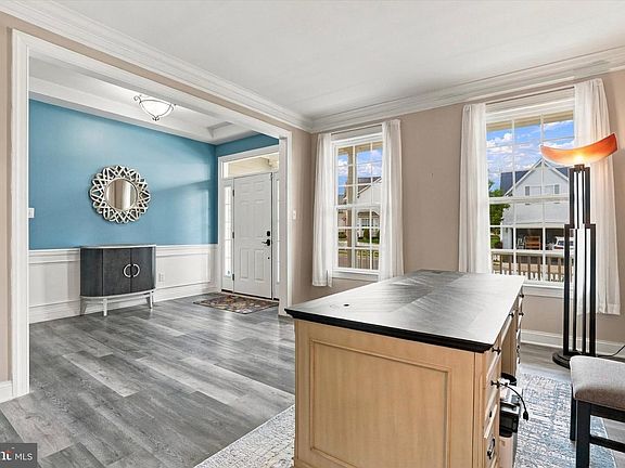 3rd image of 10 Hartfeld Rd