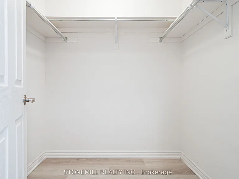 3130 Boxford Cres #5 — Photo 27