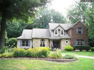 2239 Chimney Ridge Dr, Madison, OH 44057