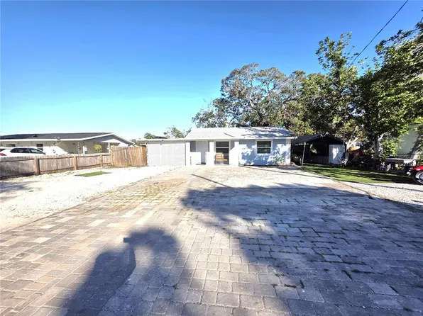 2137 4th St E, Bradenton, FL 34208