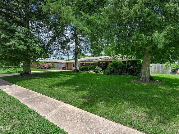 2nd image of 234 Dogwood Rd