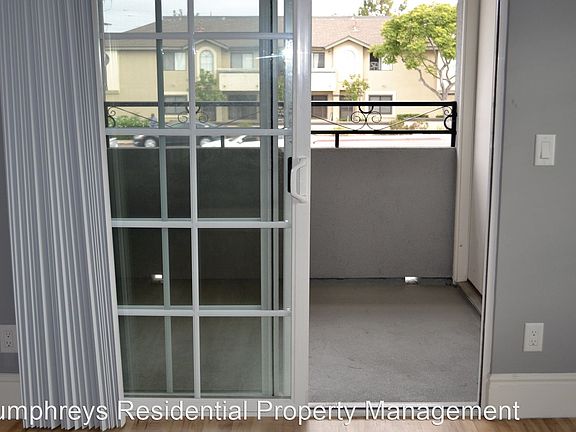 3rd image of 7152 Fulton St APT 4