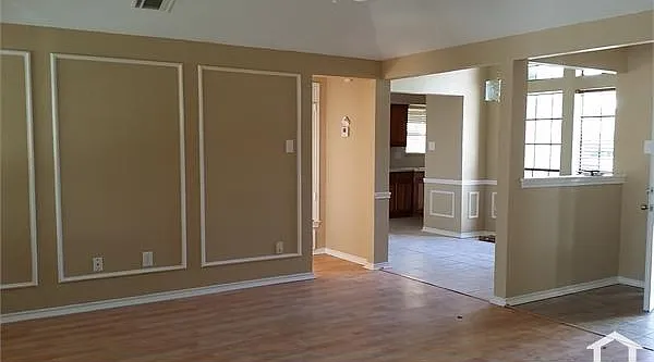 3 bed, 1364 sqft, $2,350 — Photo 2